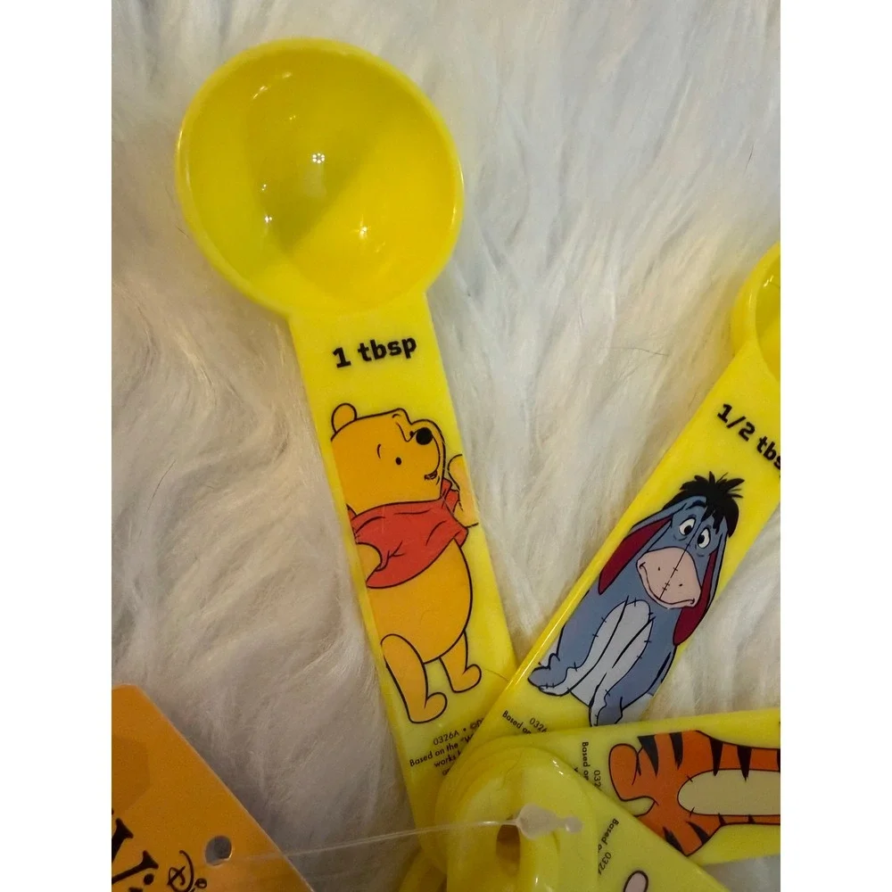 Disney Winnie the Pooh Measuring Spoons Set Yellow Tigger Eeyore Piglet NWT